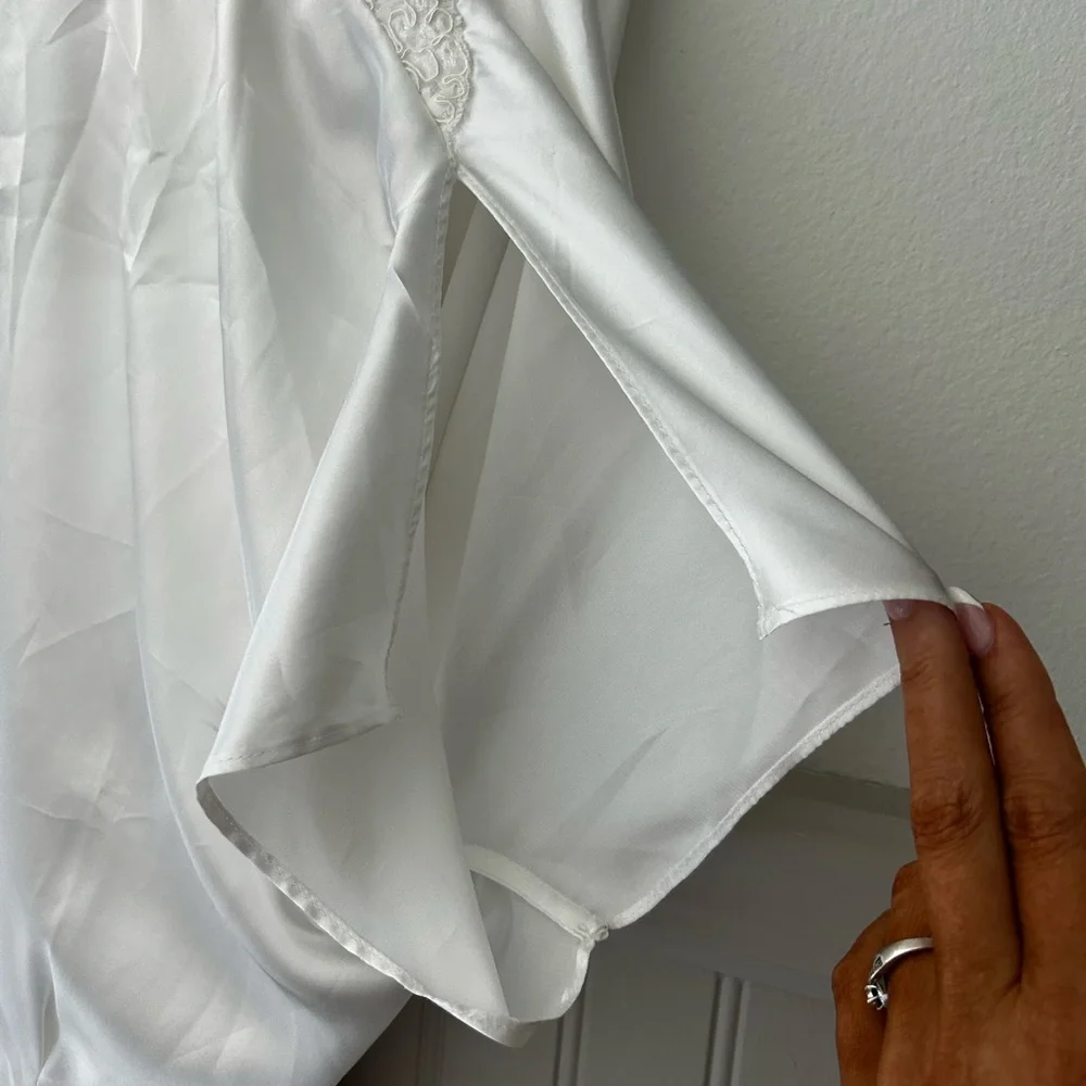 Vintage Jones New York Medium Lingerie Set White Lace Matching Robe